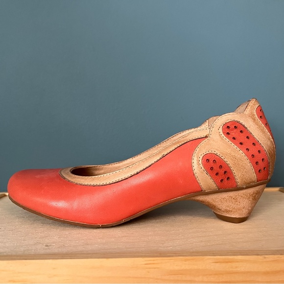 Cute coral heels size 6 - Picture 7 of 9